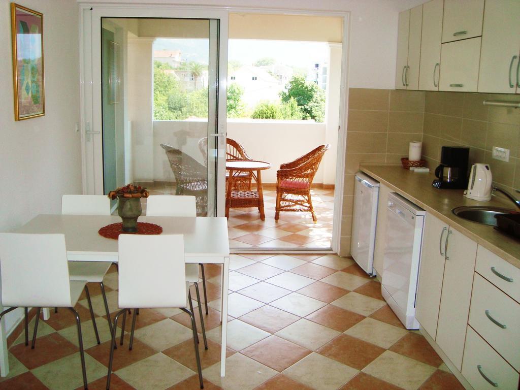 Apartments Rolovina Tivat Oda fotoğraf
